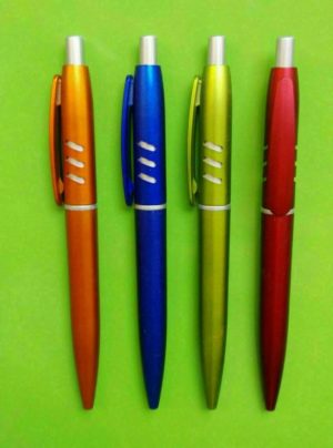 Plastic pen (5)